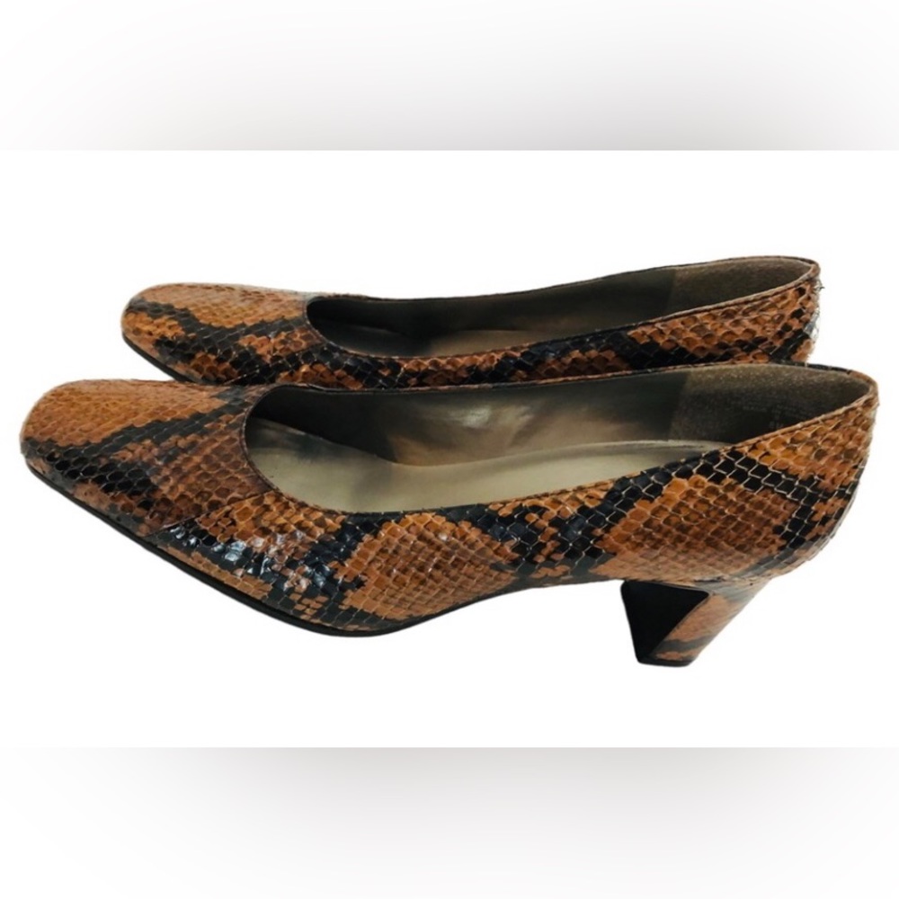 Sz 8 Vintage Bandolino Pumps